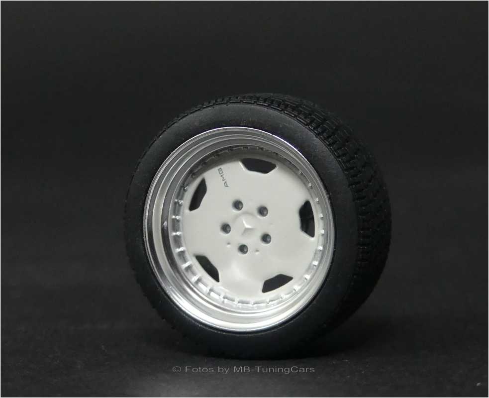 1:18 Mercedes 300 CE 124 AMG Felgensatz inkl. Bremsscheiben